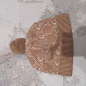 Chloe hat